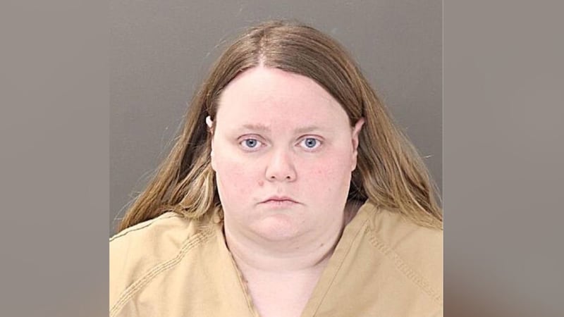 Según la denuncia penal, el personal observó a Tiffany Le Sueur, de 35 años, inyectar una...