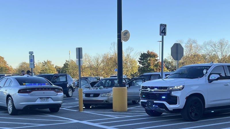 Robo de donas en Walmart condujo al arresto de una persona al encontrle supuestamente fentanilo