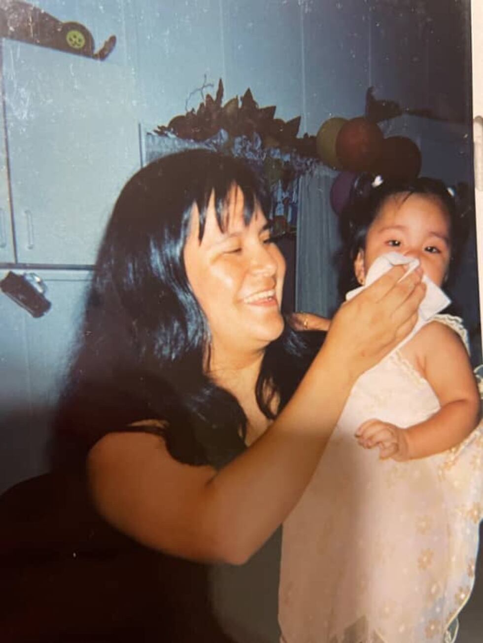 Tragedia en lago de Stone Mountain: madre hispana pierde la vida al intentar salvar a su hija.