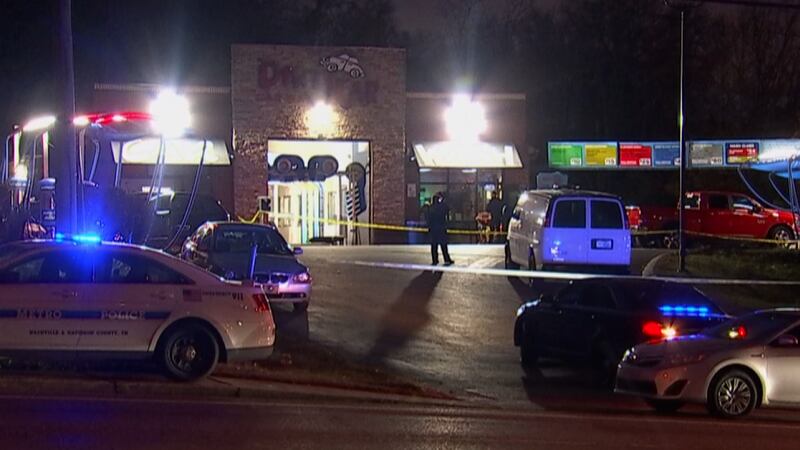 Residentes del lugar aseguran que escucharon al menos una docena de disparos por arma de fuego.