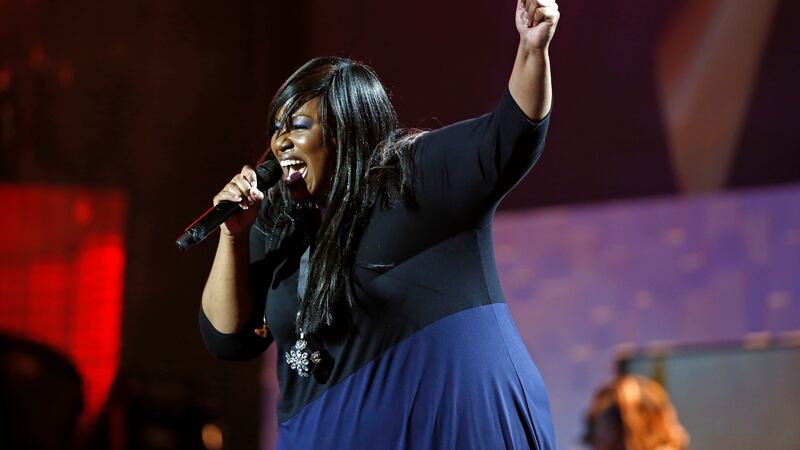 Mandisa durante una presentación en los Dove Awards Tuesday en 2014 en Nashville, Tennessee.