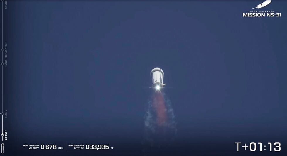 Blue Origin lanza al espacio cohete con tripulación de celebridades femeninas