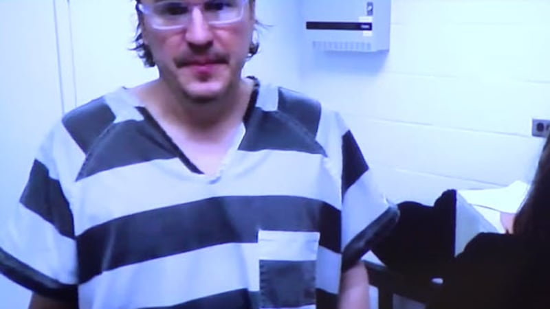 Samuel Saxon ahora ya no está empleado por ICE.