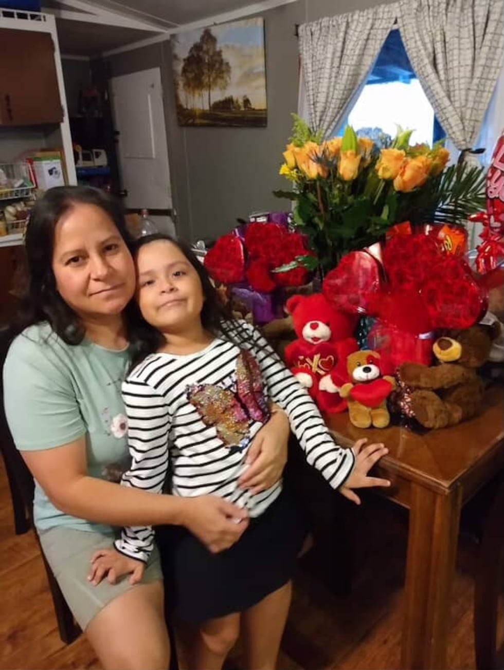 Tragedia en lago de Stone Mountain: madre hispana pierde la vida al intentar salvar a su hija.