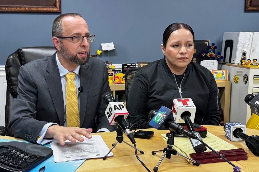 Patrick Kolasinski, abogado de Carlos Iván Mendoza Hernández, habla en una conferencia de...