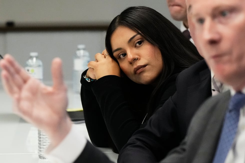 Marimar Martinez, una mujer de Chicago que recibió un disparo de un agente de la Patrulla...